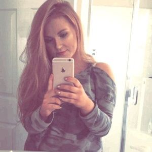 Meet your Posher, Chloe